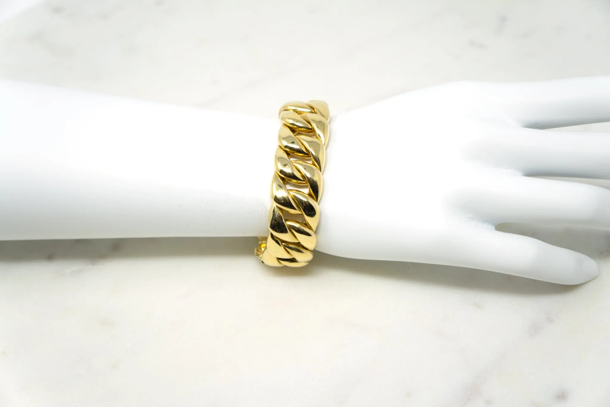 18K Abel & Zimmerman Gold Textured Curb Link Bracelet