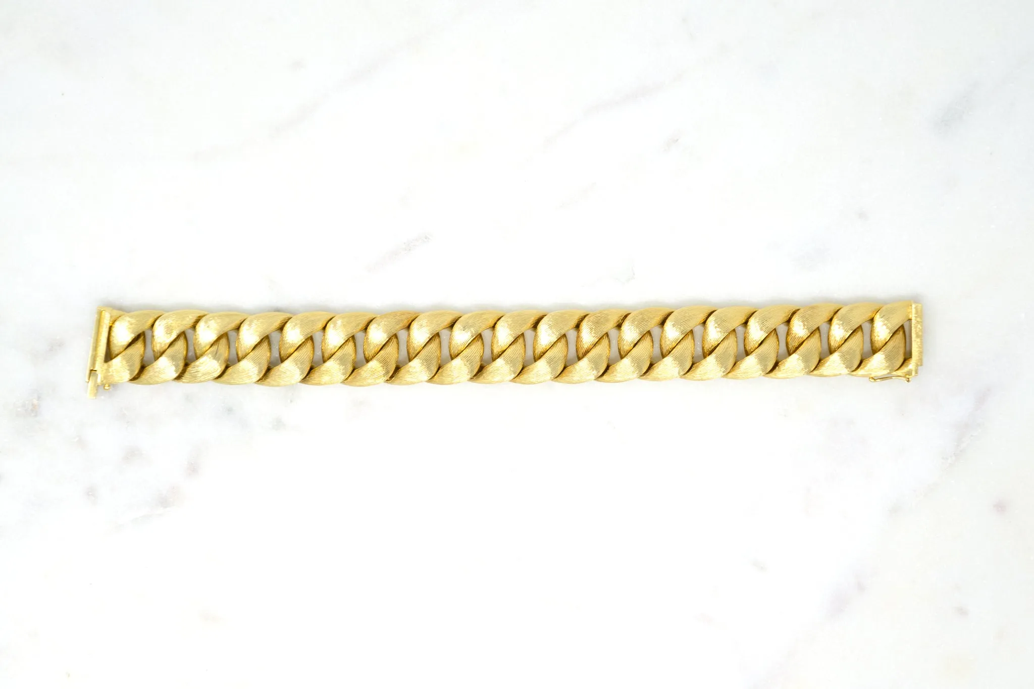 18K Abel & Zimmerman Gold Textured Curb Link Bracelet