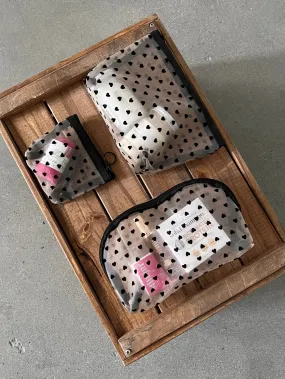 27 Mesh Heart Cosmetic Bag