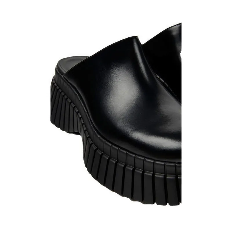 BCN Women's Clogs - Black