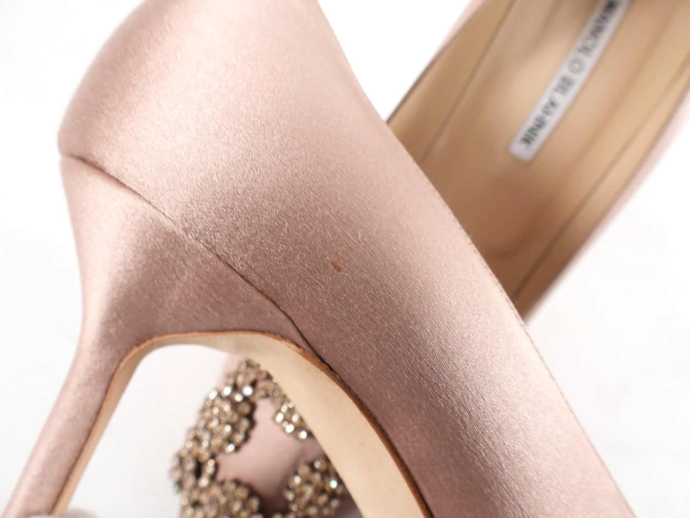 Manolo Blahnik Nude Satin Hangisi 70 Crystal High Heels - 40