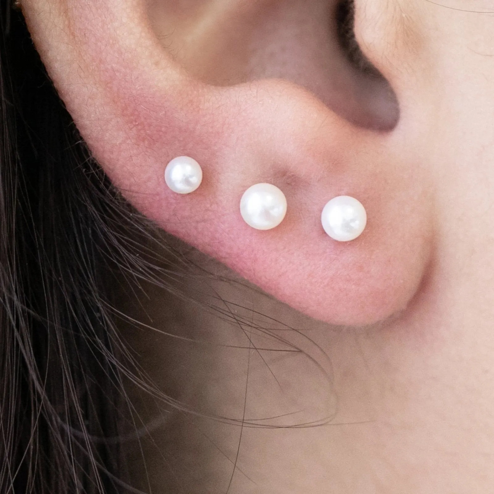 Pearl Flat Back Stud Earring